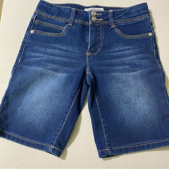Wallflower blue long Bermuda stretch blend girls teen shorts youth 16 - Picture 1 of 7